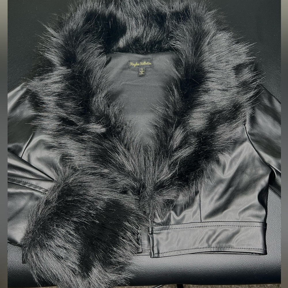 Cropped Faux Leather Jacket w/ Faux Fur